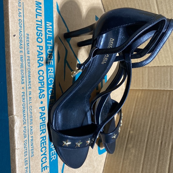 Never used New size 7 Michael Kors heels black New - Picture 2 of 6